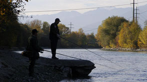 Pêcheurs au bord du Rhône